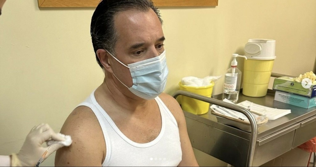 Άδωνις Γεωργιάδης: Έκανε το ετήσιο εμβόλιο κατά του κορονοϊού